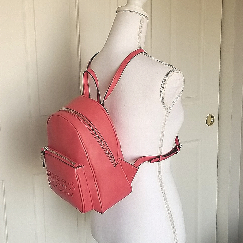 NWT-GUESS RODNEY PASSION BACKPACK/WRISTLET - Picture 11 of 11
